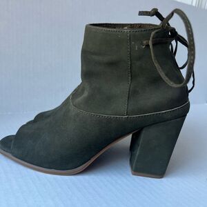Seychelles Women’s Triple Threat Open Toe Booties in Olive ~ Size 8 & 1/2